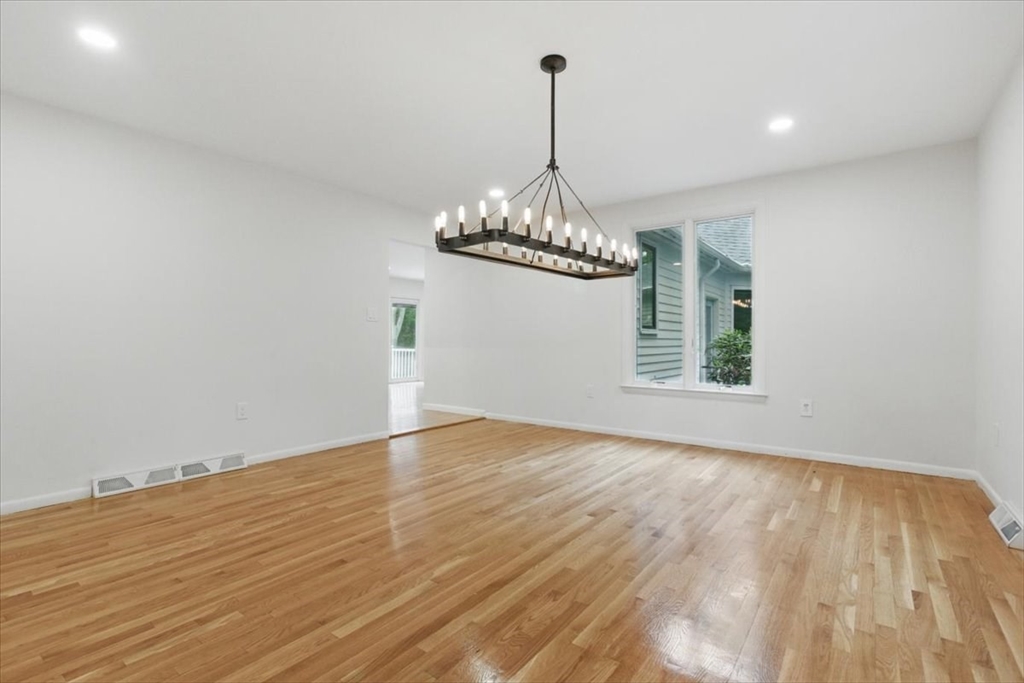 183 Kings Grant Rd