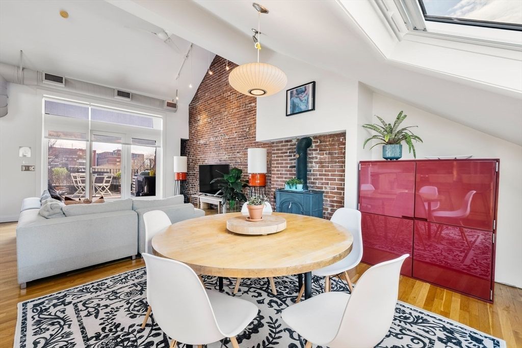 Photo of 1666 Washington St #3, Boston, MA 02118 (MLS # 73503032)