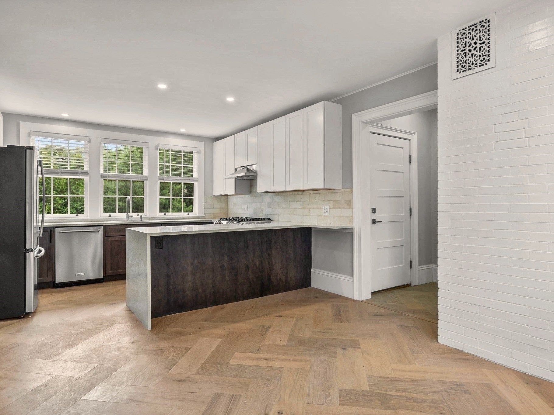 476 Heath St, Brookline, MA Photo #10