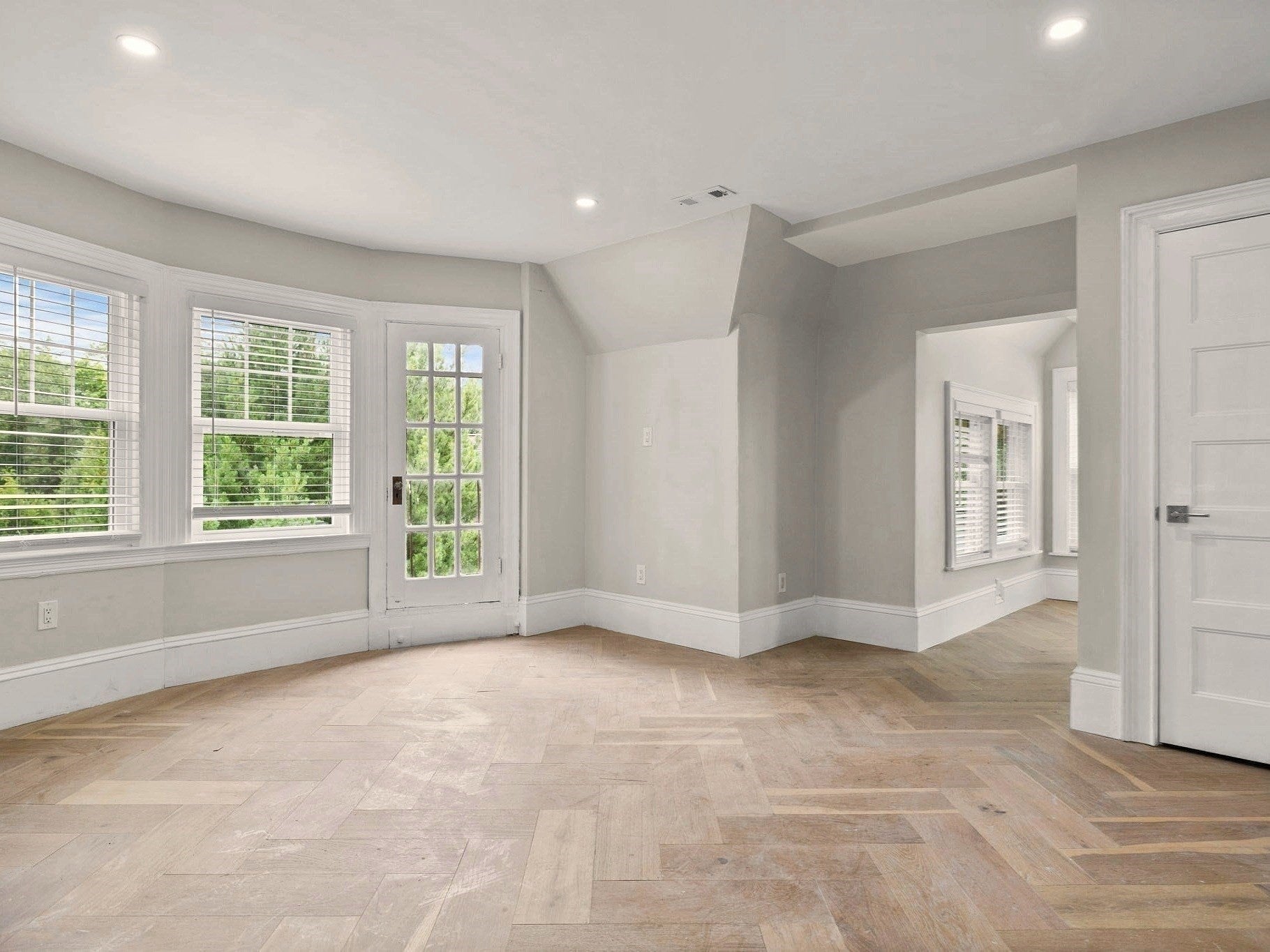476 Heath St, Brookline, MA Photo #22