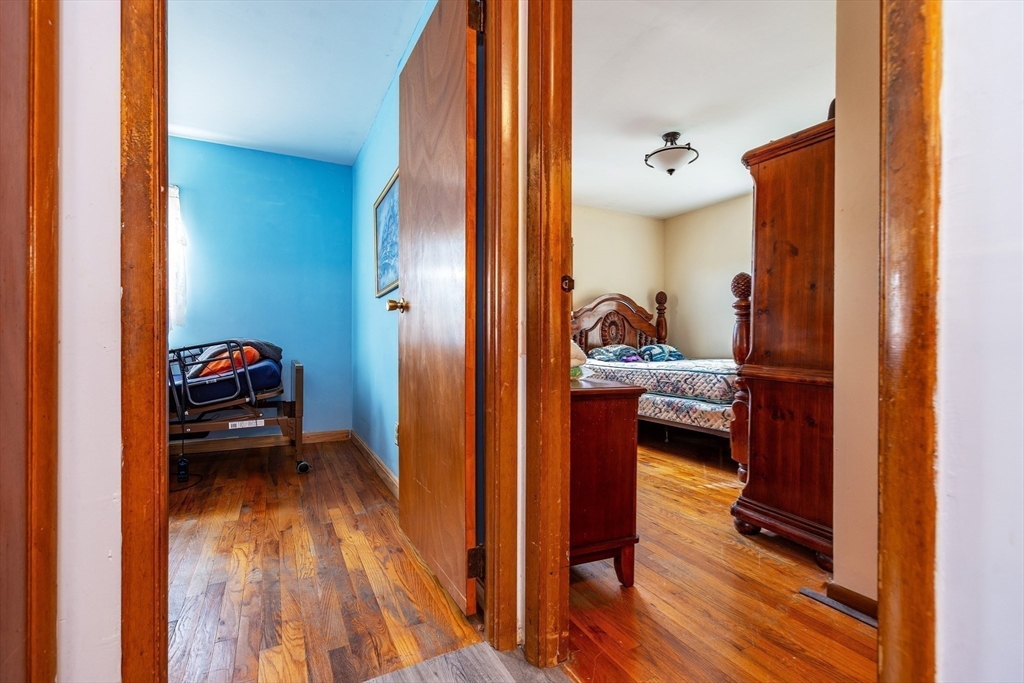 East Providence, Rhode Island 02914, United States, 4 Bedrooms Bedrooms, ,3 BathroomsBathrooms,Residential,Active,186679