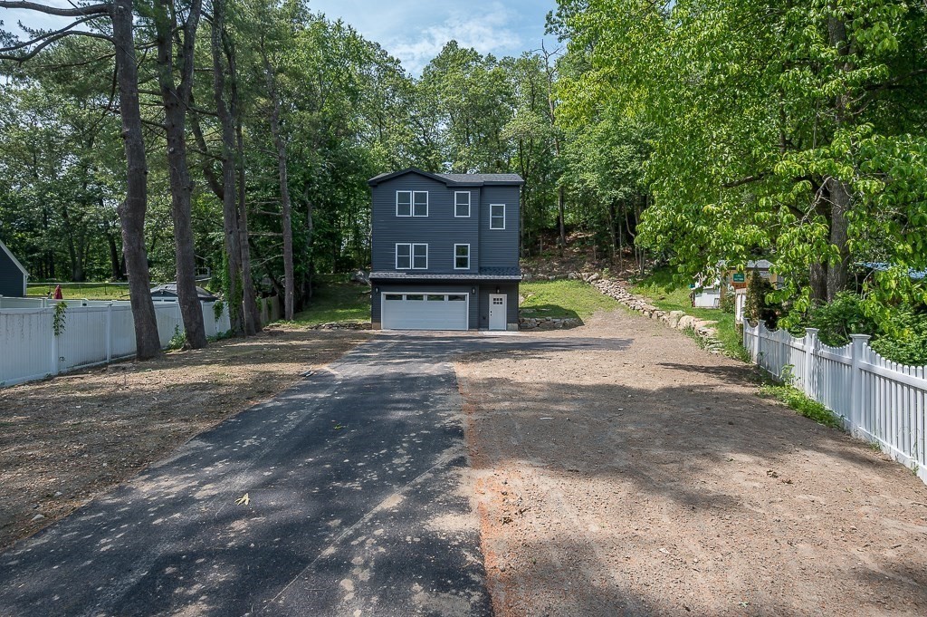 153 Riverlin St