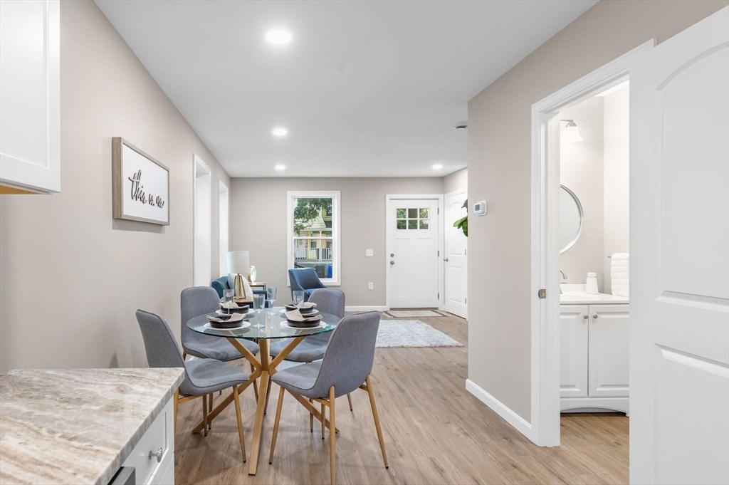 121-123 Putnam Cir 121