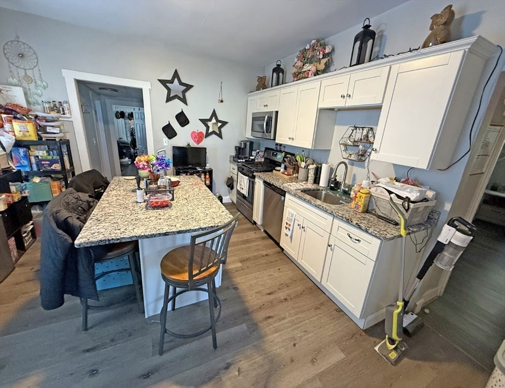 113-115 Laurel Ave