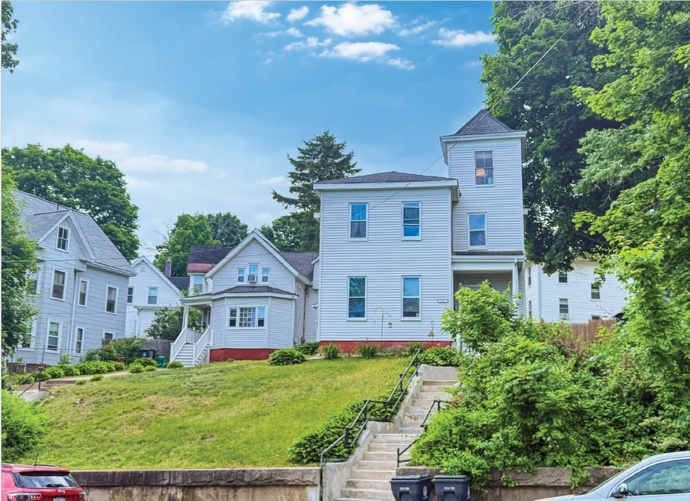 113-115 Laurel Ave