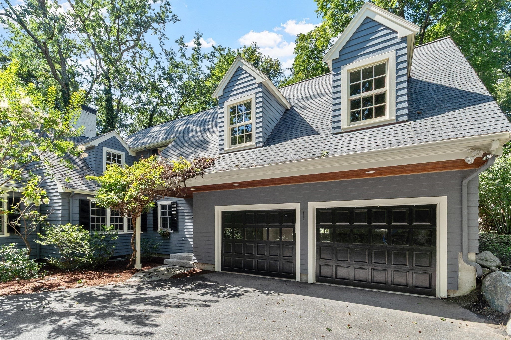 5 Tavern Ln