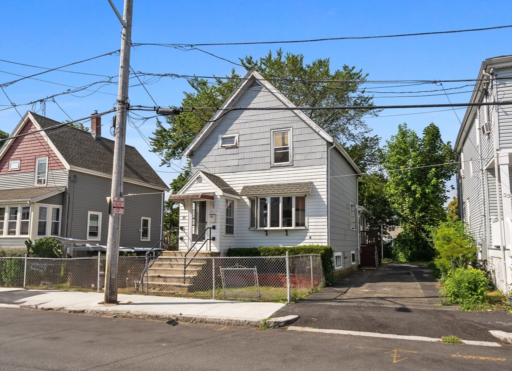 37 Alden St