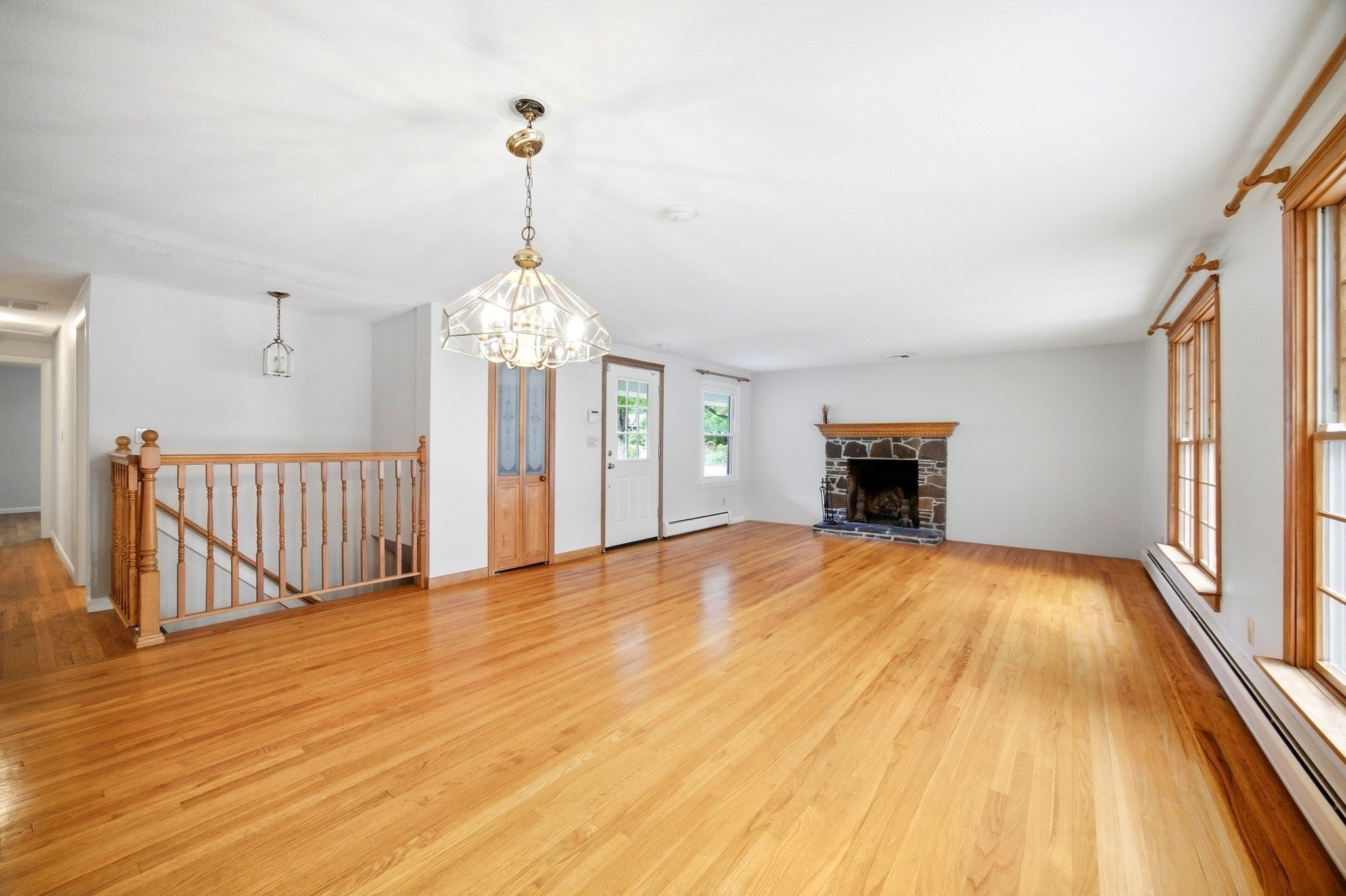 2 Drake Lane, Holyoke, MA, 2 Drake Lane, Holyoke, MA Photo #3