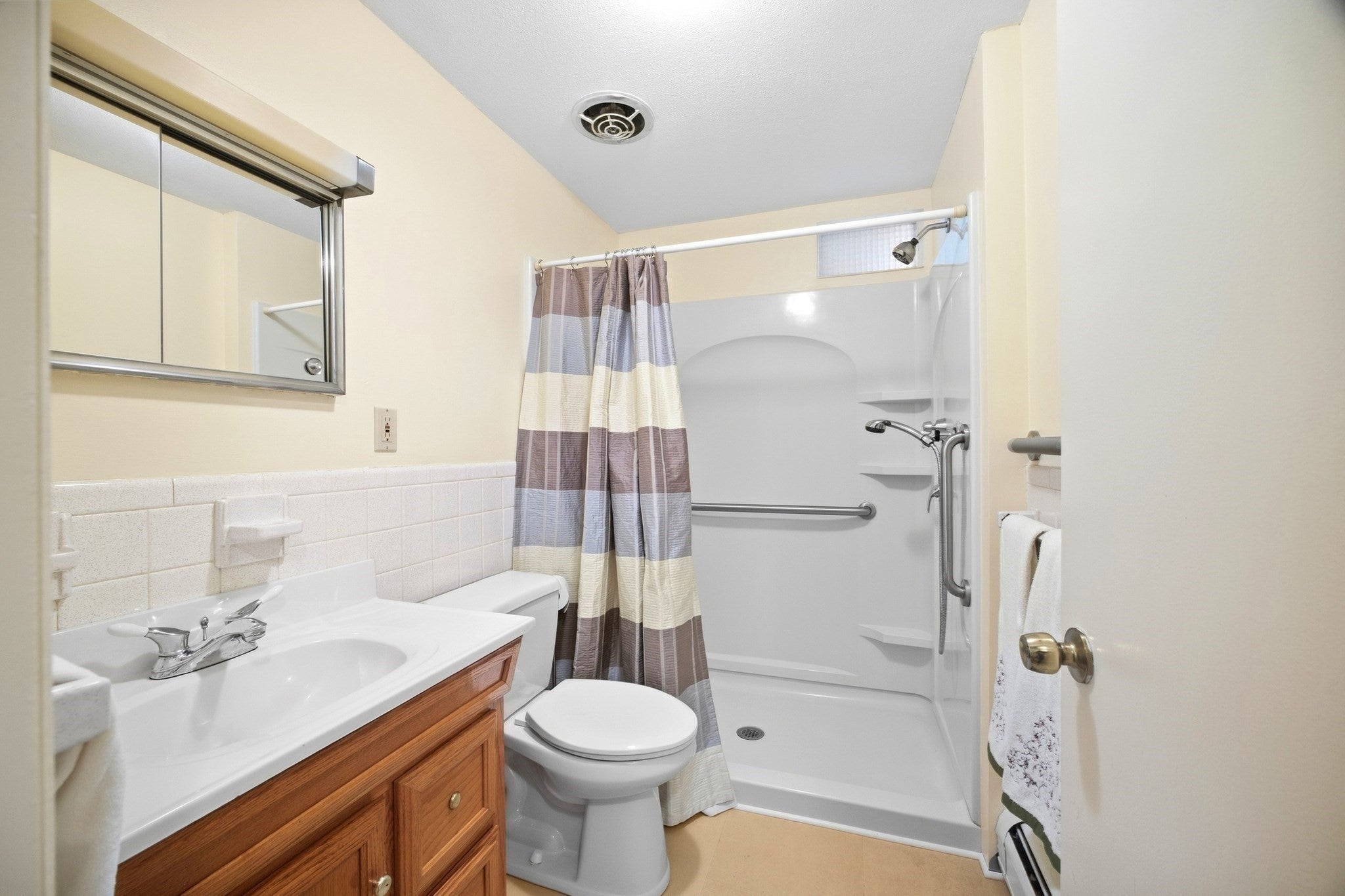 2 Drake Lane, Holyoke, MA, 2 Drake Lane, Holyoke, MA Photo #20