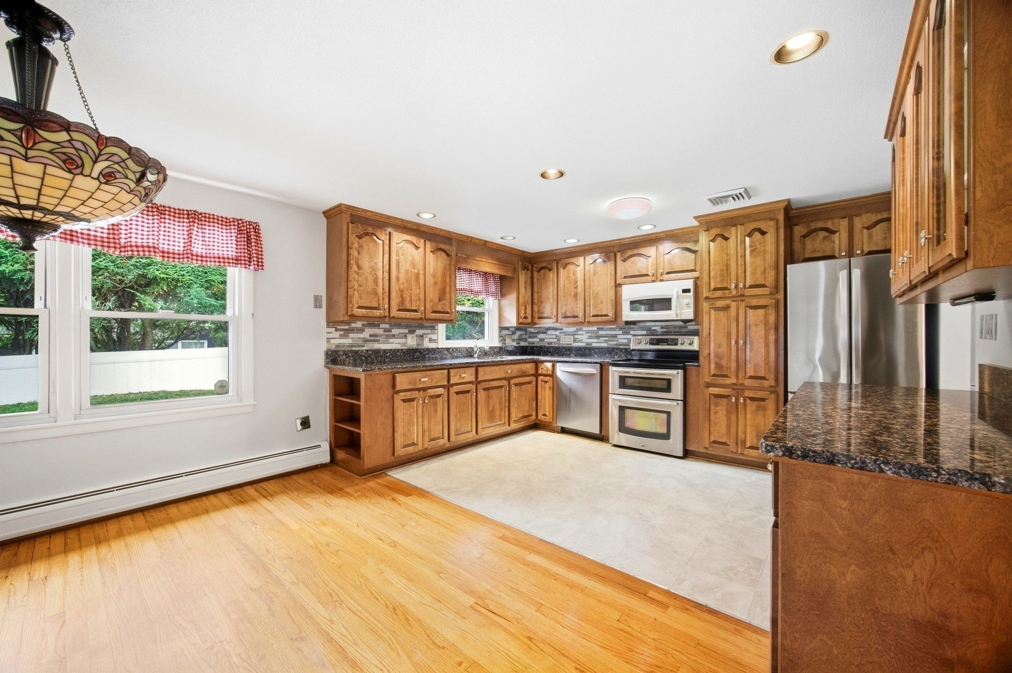 2 Drake Lane, Holyoke, MA, 2 Drake Lane, Holyoke, MA Photo #8