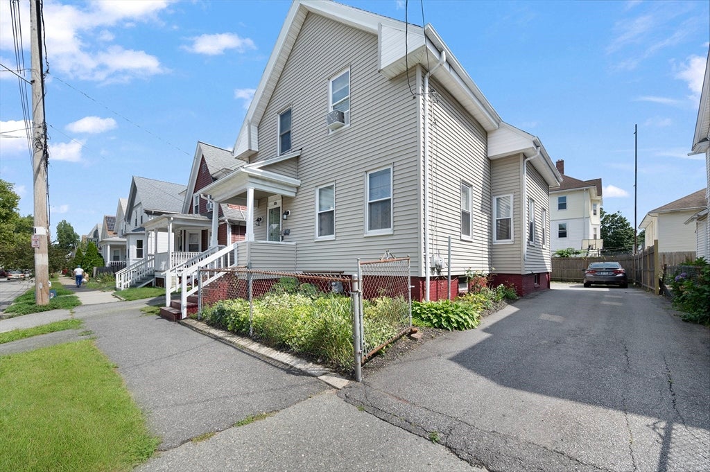 292 California Ave, Providence, RI Photo #2