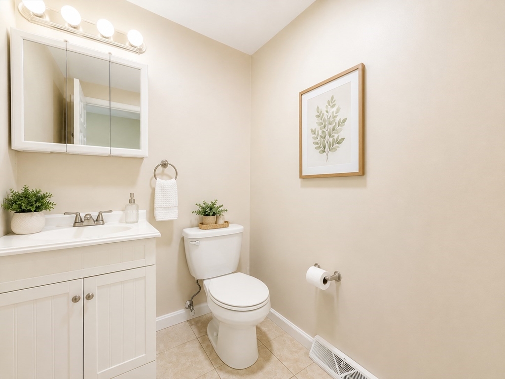 4 Alcott Circle #4, Taunton, MA, 4 Alcott Circle #4, Taunton, MA Photo #6