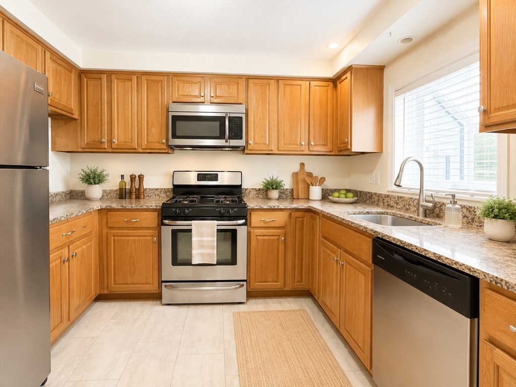 4 Alcott Circle #4, Taunton, MA, 4 Alcott Circle #4, Taunton, MA Photo #4