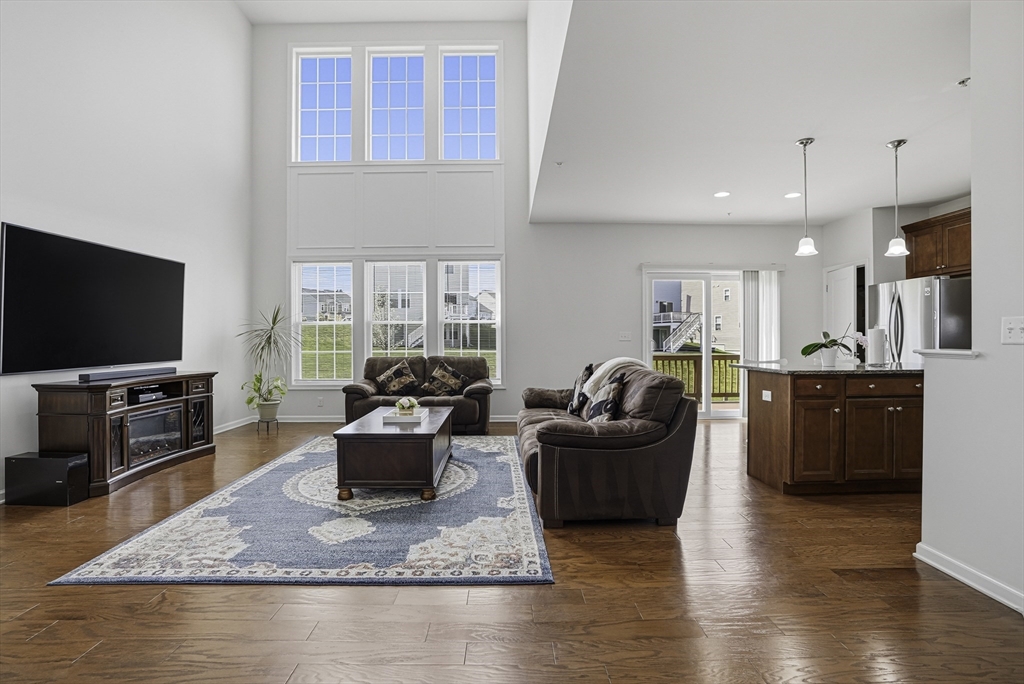 27 Spruce St #27, Hopkinton, MA, 27 Spruce St #27, Hopkinton, MA Photo #3