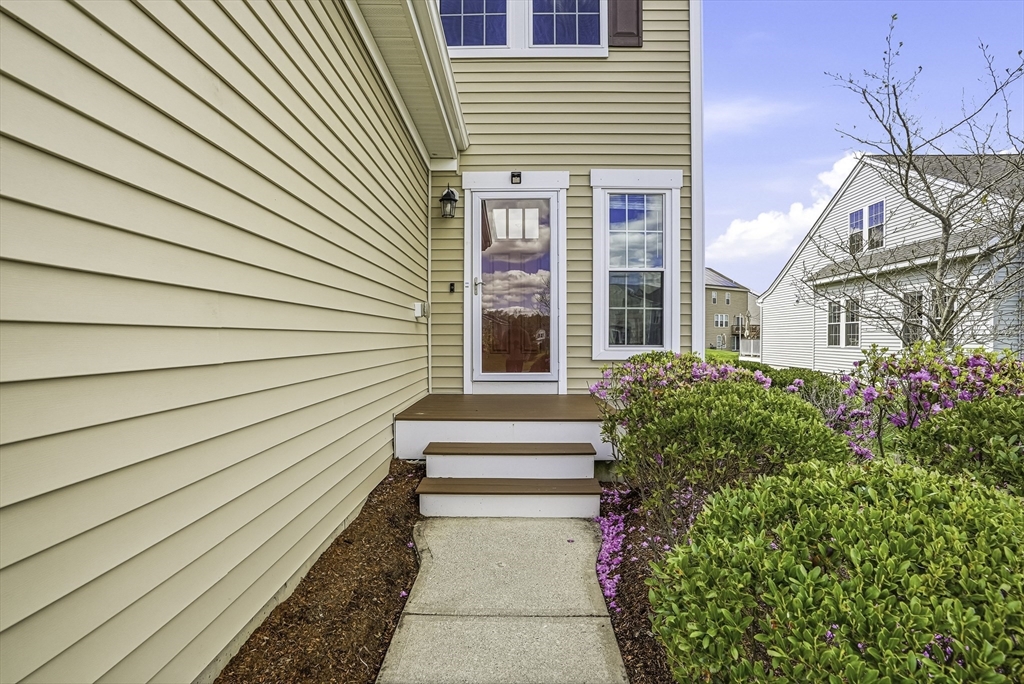 27 Spruce St #27, Hopkinton, MA, 27 Spruce St #27, Hopkinton, MA Photo #2