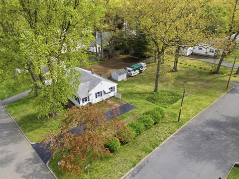 Photo of 129 Cooper St, Springfield, MA 01108 (MLS # 73513996)