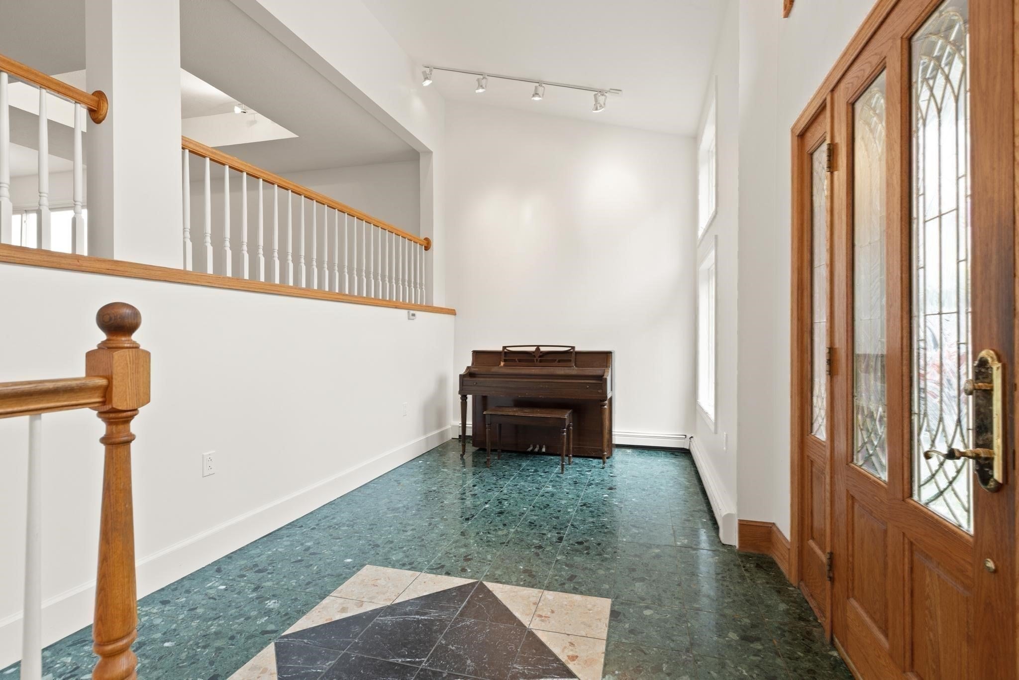 27 Miller Ave