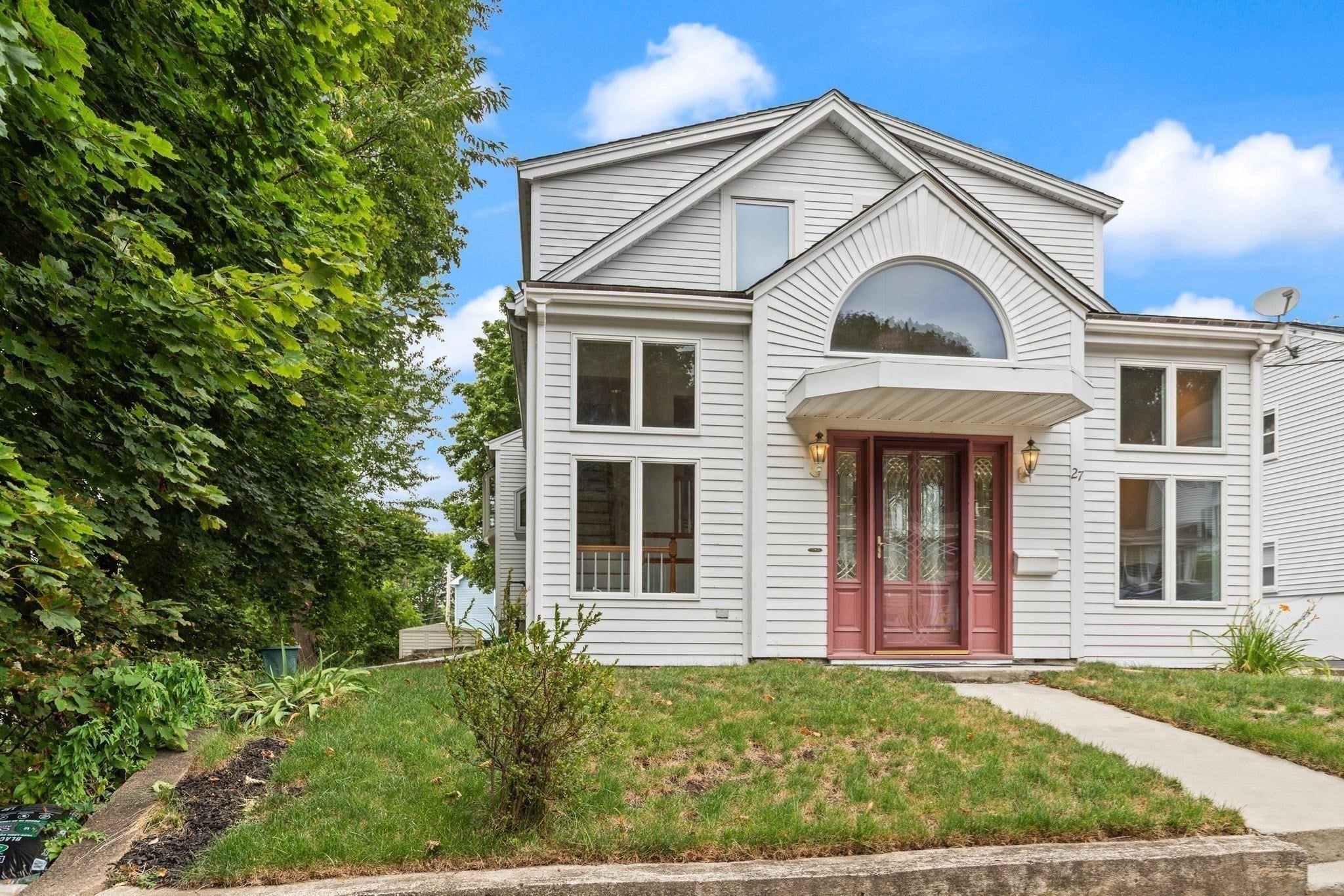 27 Miller Ave