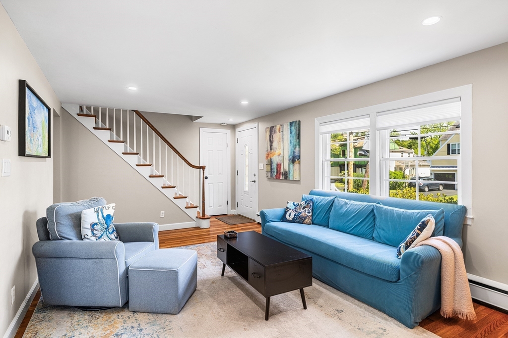 21 Bartlett Ave