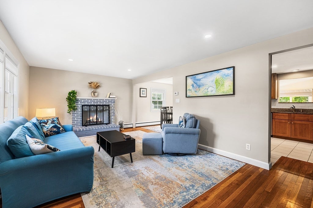 21 Bartlett Ave