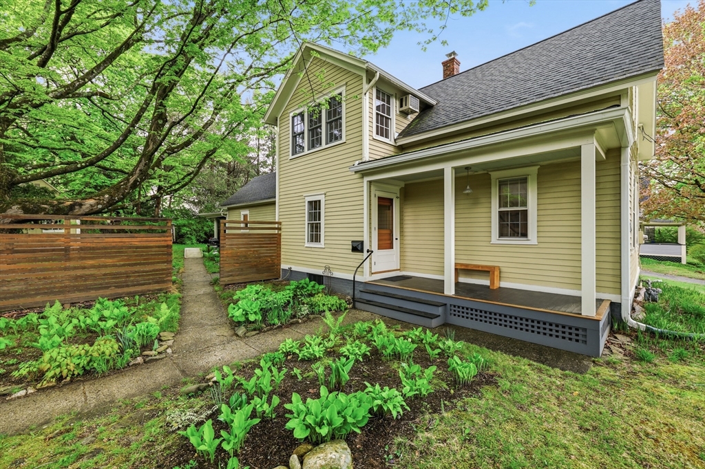 106 Chestnut St, Northampton, MA Photo #2