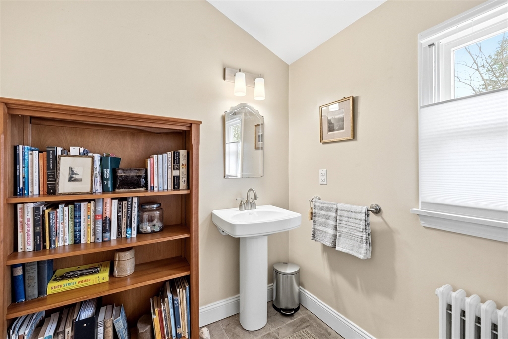 106 Chestnut St, Northampton, MA Photo #23