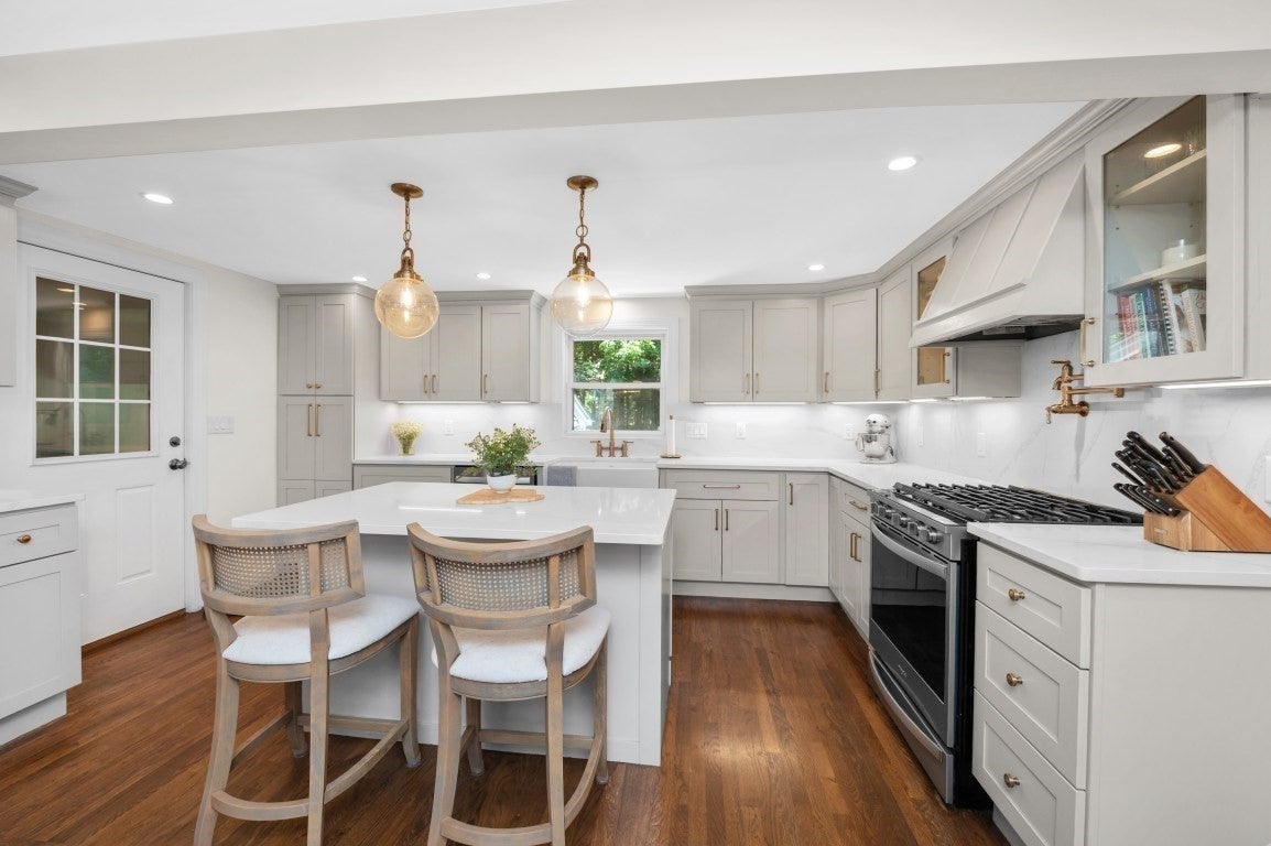 94 Holly Hill Cir, Weymouth, MA, 94 Holly Hill Cir, Weymouth, MA Photo #4