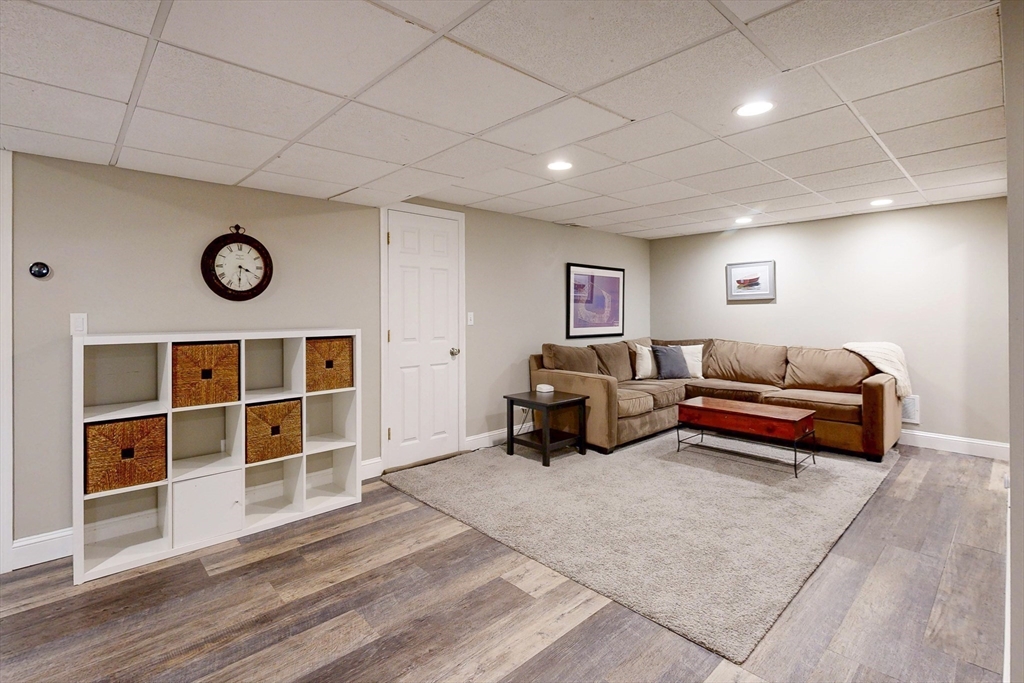 15 Loeffler Ln, Medfield, MA Photo #32