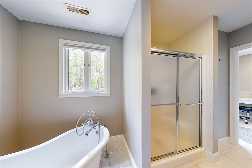 15 Loeffler Ln, Medfield, MA Photo #21