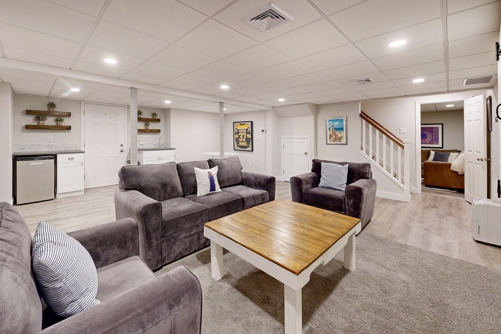 15 Loeffler Ln, Medfield, MA Photo #30
