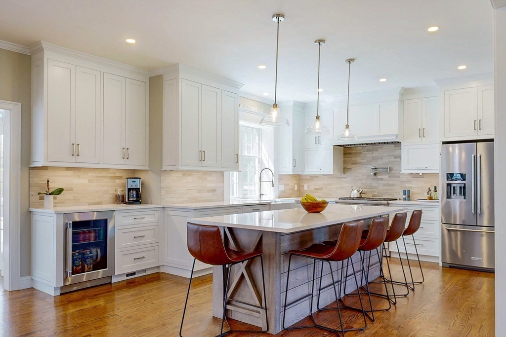 15 Loeffler Ln, Medfield, MA Photo #4