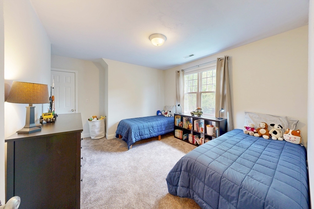 15 Loeffler Ln, Medfield, MA Photo #26