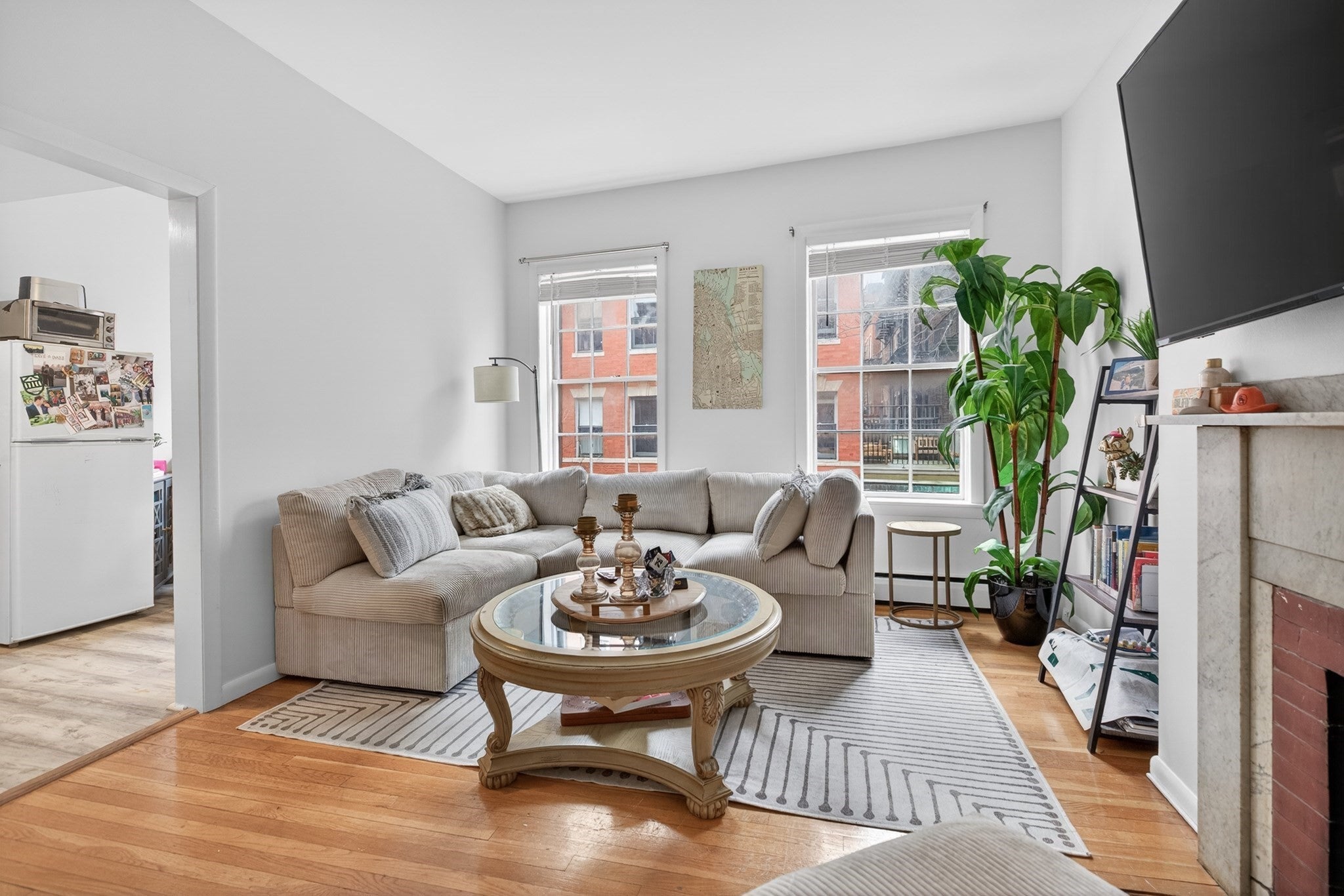 64 W Cedar St 5, Boston MA 02114