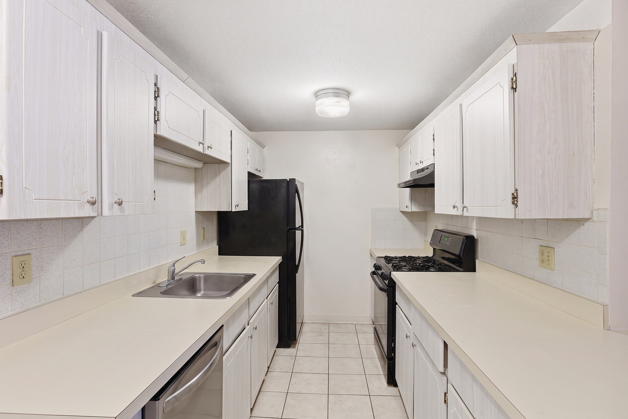 6 Greenbriar Drive #104, North Reading, MA, 6 Greenbriar Drive #104, North Reading, MA Photo #3