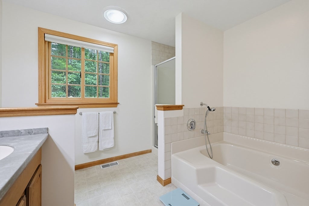 14 Pheasant Ridge Rd, Townsend, MA, 14 Pheasant Ridge Rd, Townsend, MA Photo #20