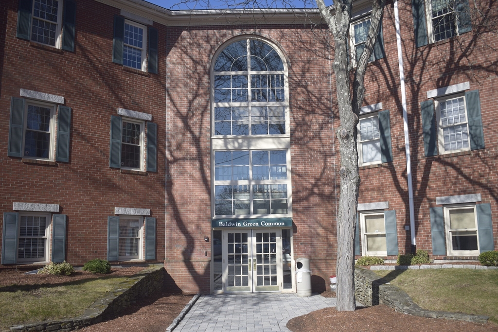 3 Baldwin Green Cmn 104