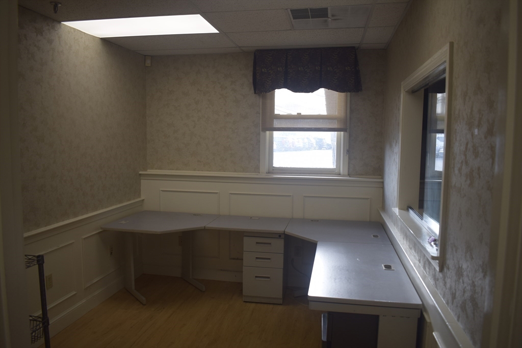 3 Baldwin Green Cmn 104