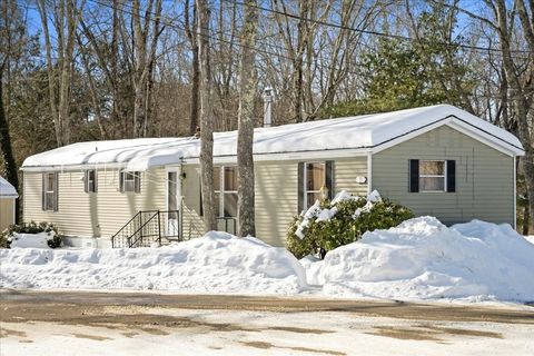 Photo of 8 Nanatomqua #N55, Brookfield, MA 01506 (MLS # 73475302)