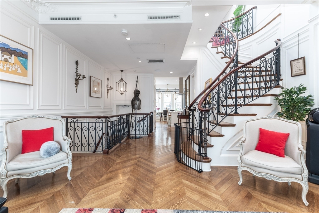 230 Commonwealth Ave