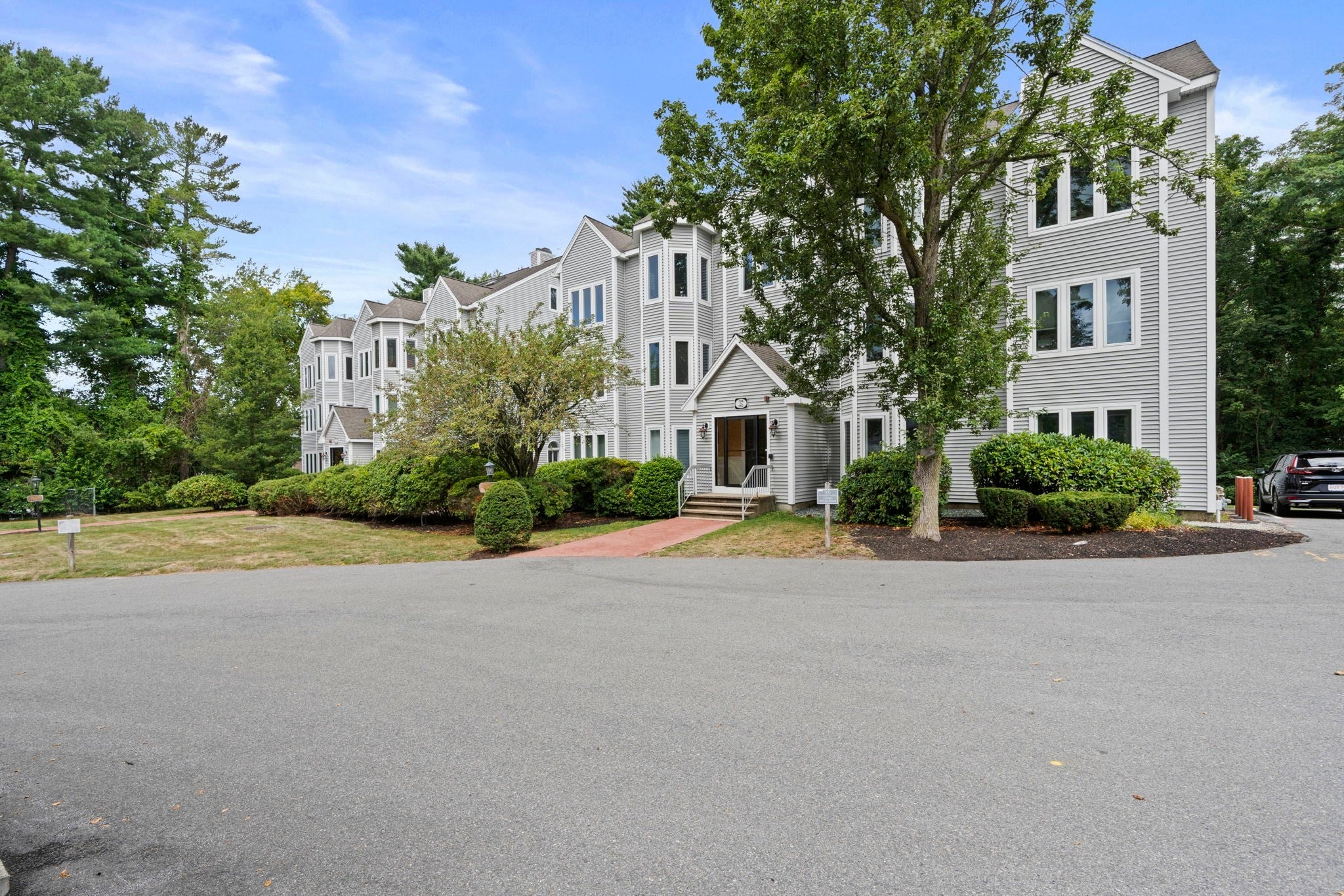 Click for 72 Kim Ter #C, Stoughton, MA slideshow Click for 72 Kim Ter #C, Stoughton, MA slideshow