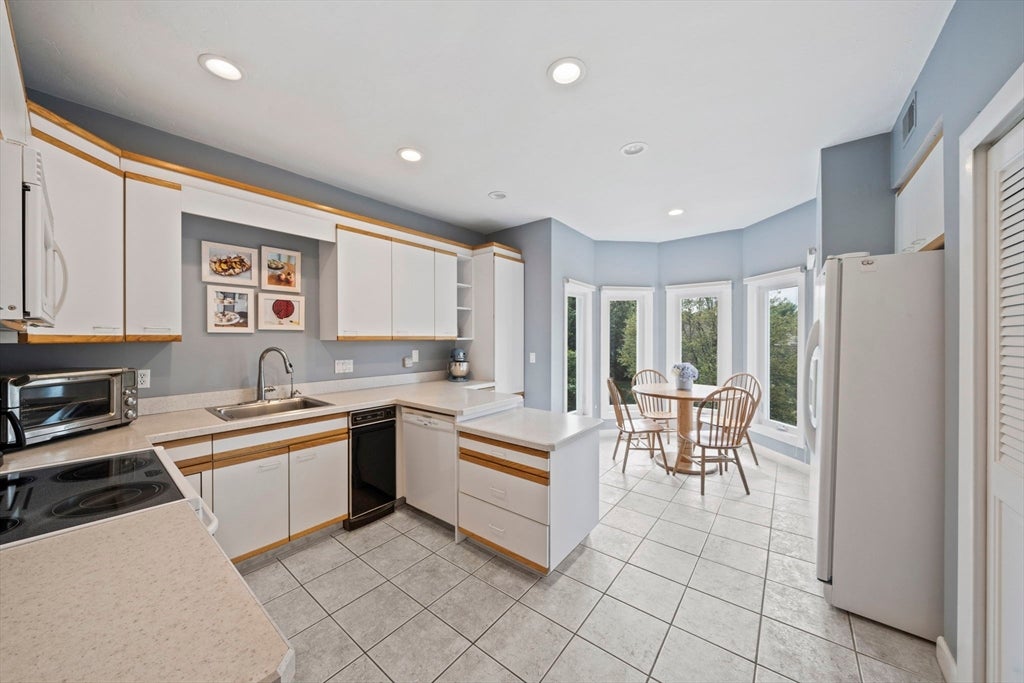 72 Kim Ter #C, Stoughton, MA Photo #3