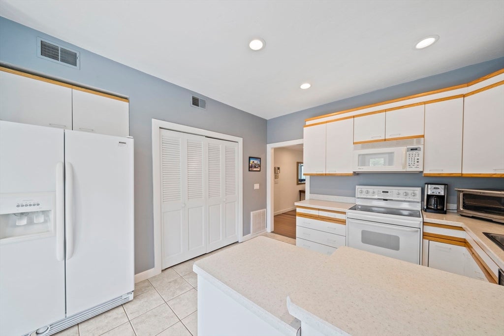 72 Kim Ter #C, Stoughton, MA Photo #5