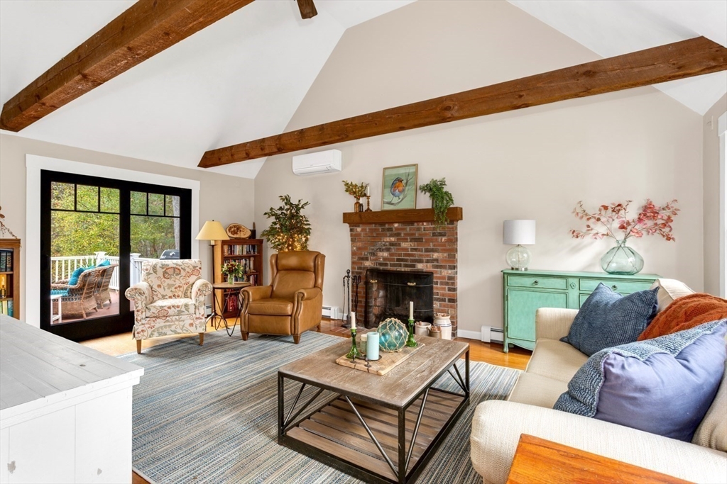 8 Bubbling Brook Road