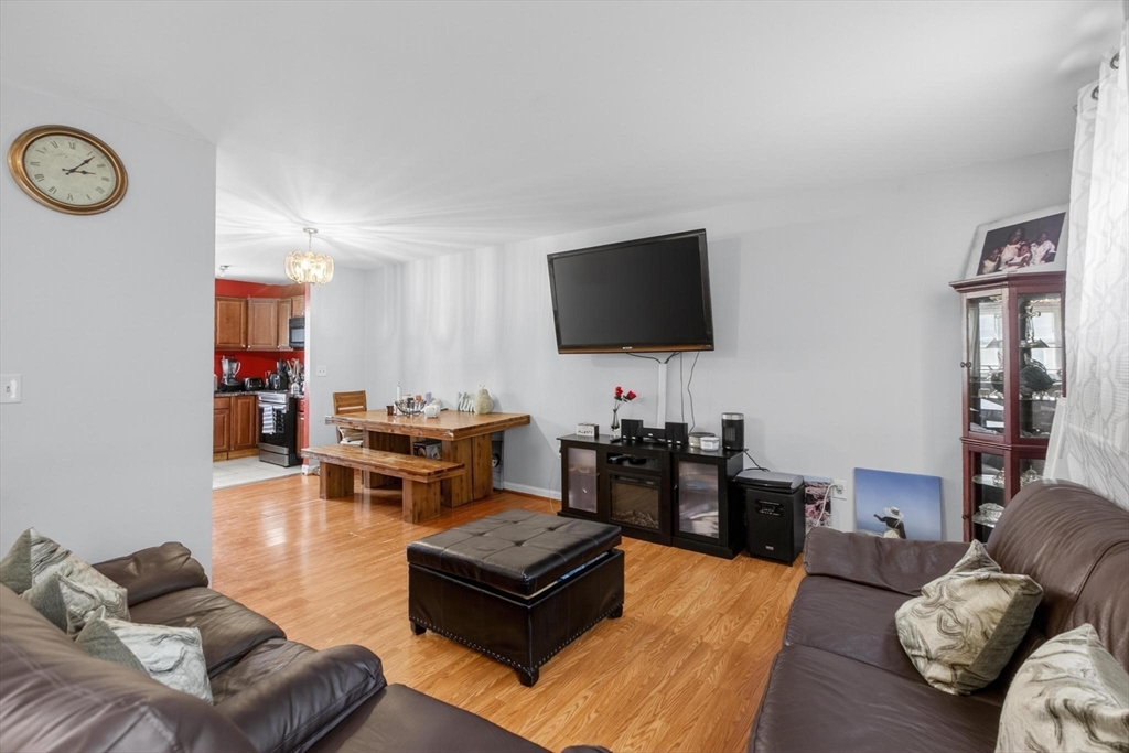 27 Towle Dr 27
