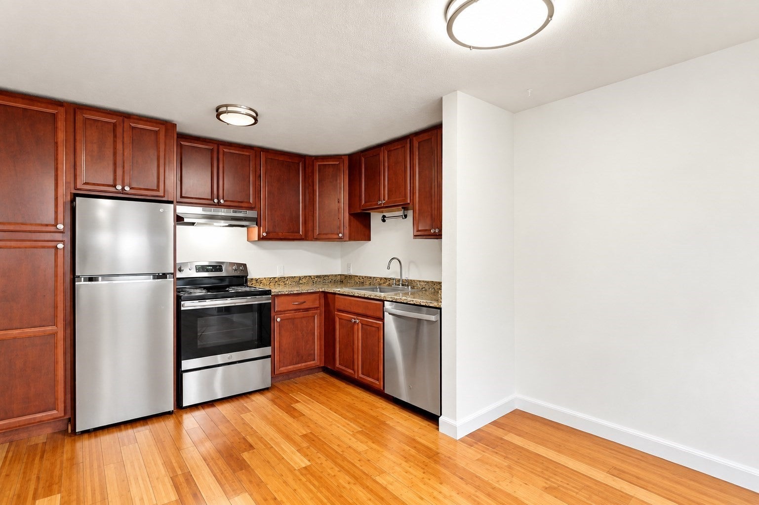 41 Warren St #B2, Waltham, MA, 41 Warren St #B2, Waltham, MA Photo #1