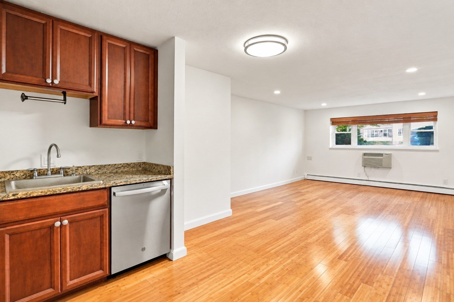 41 Warren St #B2, Waltham, MA, 41 Warren St #B2, Waltham, MA Photo #2