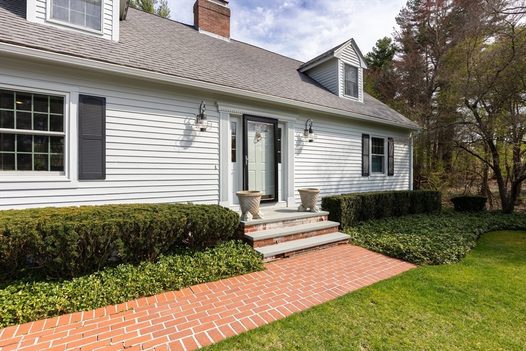 17 Whitmans Brook Drive