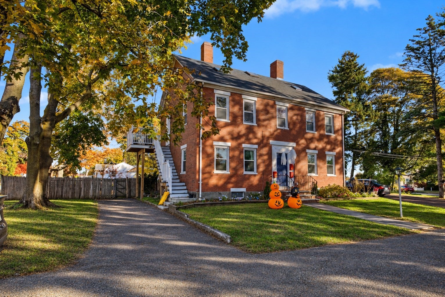 121 Sylvan St