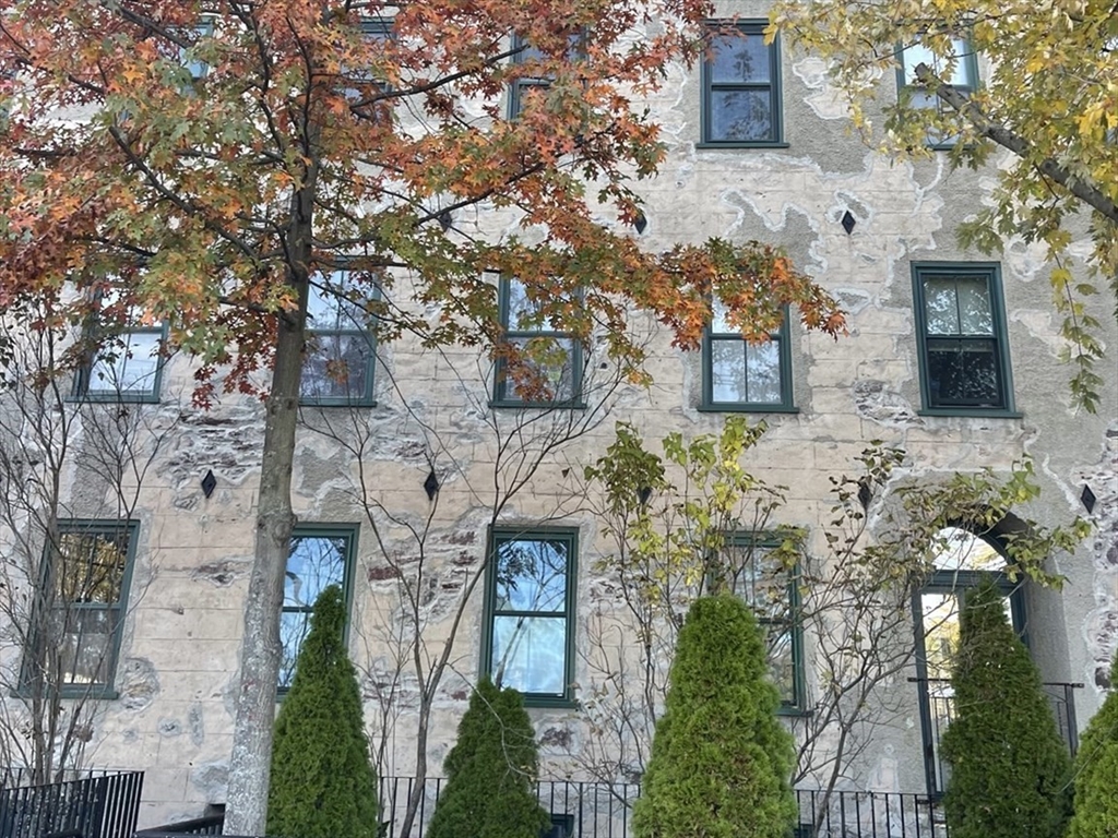 426 Mount Hope Street 406