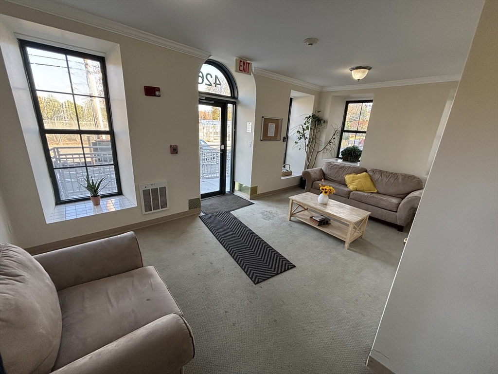 426 Mount Hope Street 406